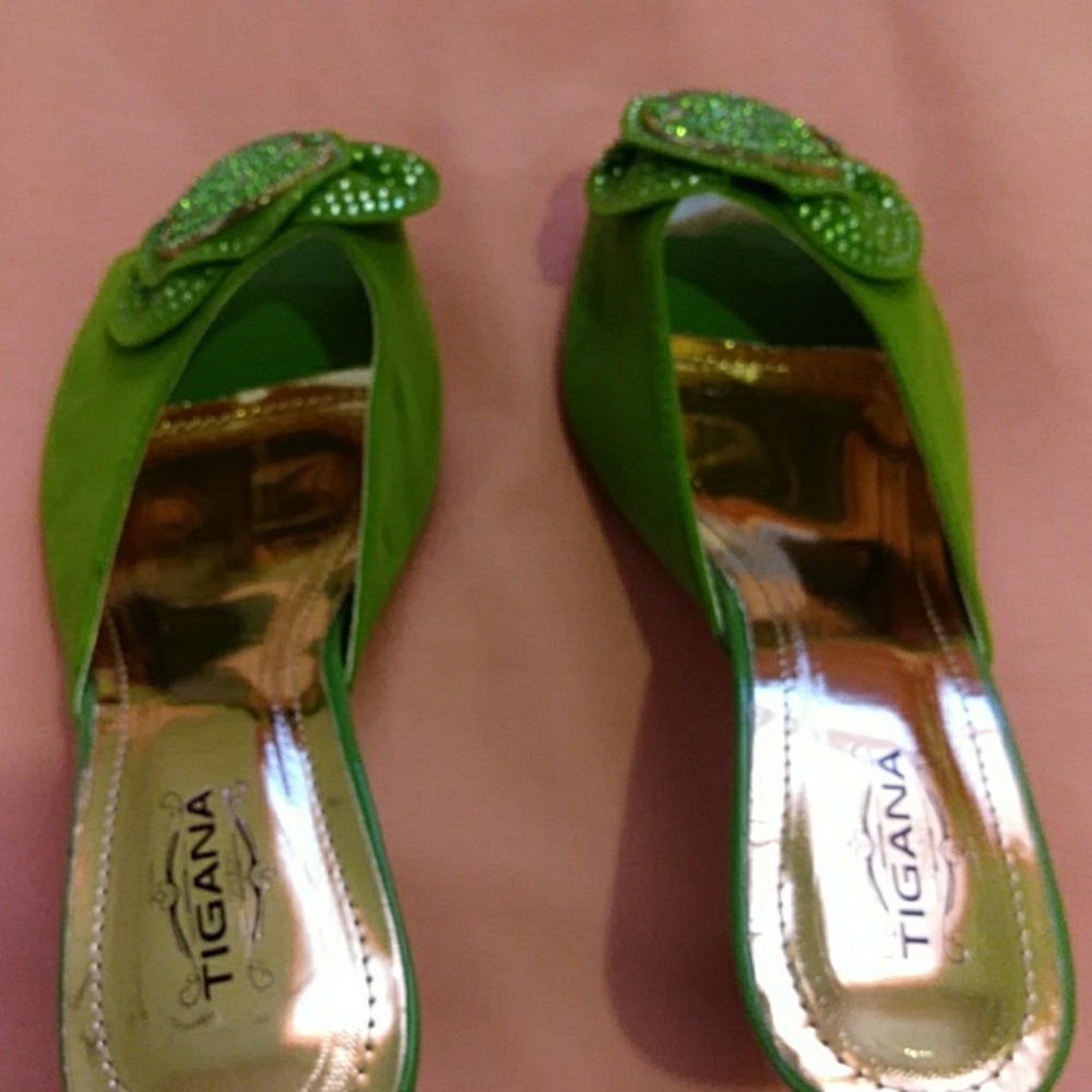 Shoes - Picture 4 of 4